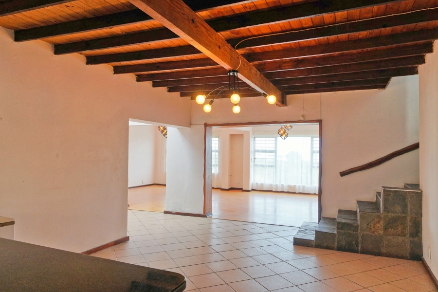 6 Bedroom Property for Sale in Cove Rock Eastern Cape